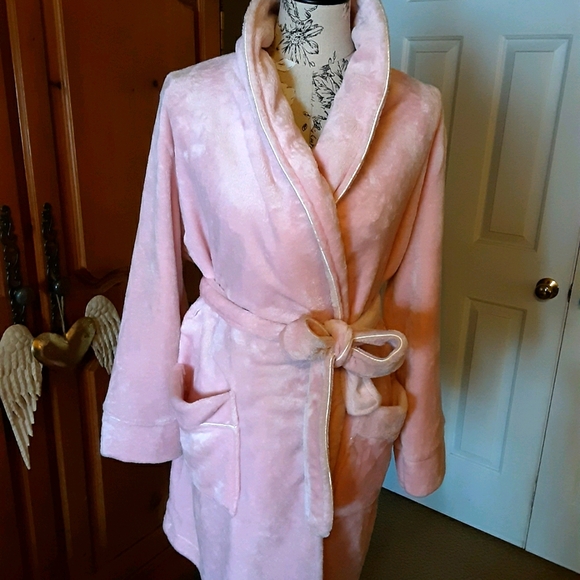 Liz Claiborne Other - 🌸 Liz Claiborne Robe